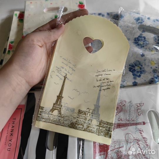 Подарочные пакеты, полиэтиленовые, бумажные,крафт