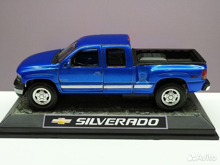 1:43 Chevrolet Silverado 1999