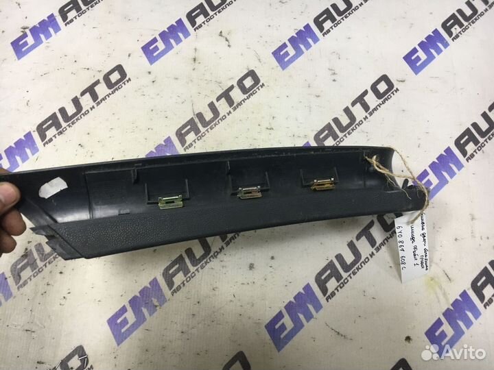 Обшивка двери багажника правая Шкода Фабия 1