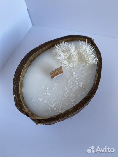 Свеча в кокосе