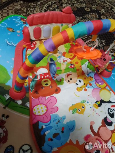 Развивающий коврик с пианино