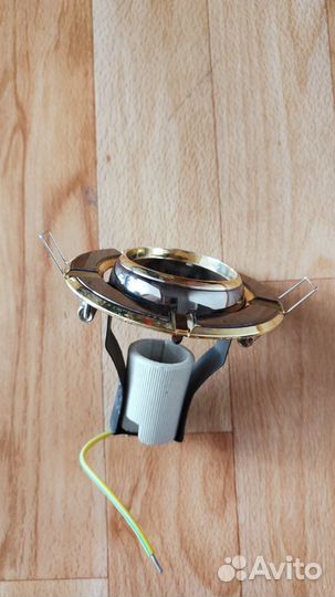 Светильник точечный поворотный