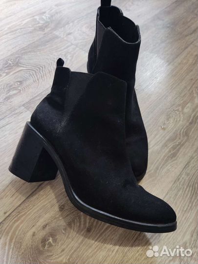 Ботинки замшевые