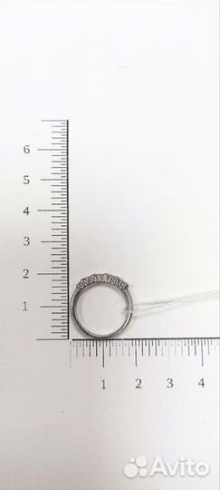 Кольцо с природным камнем Золото