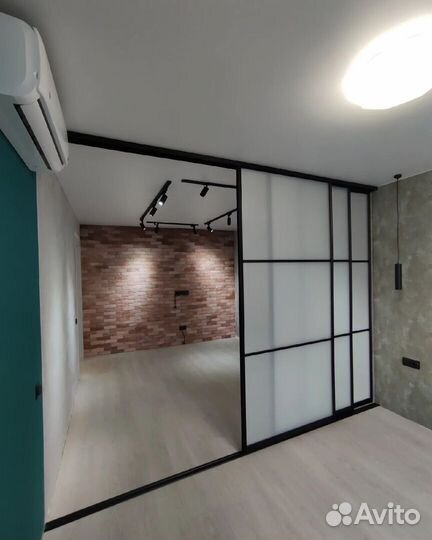 Стеклянная перегородка