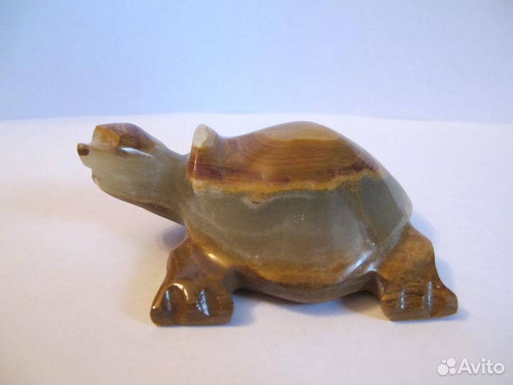 Черепаха - статуэтка из натурального камня