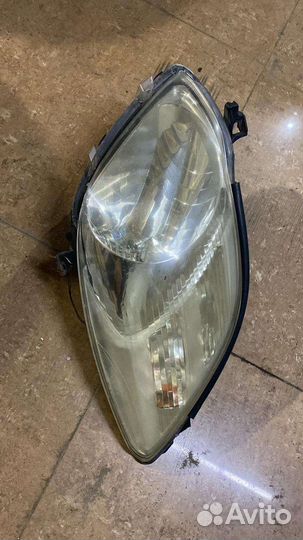 Фара toyota vitz