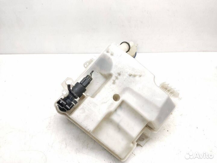 Бачок омывателя Ford Focus 3 2012 BV6117B613AC