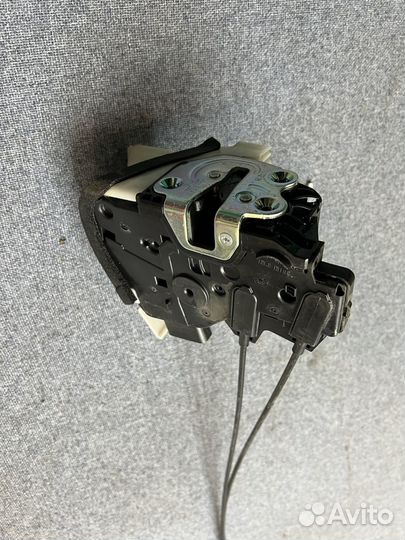 Замок двери передней правой KIA RIO 4