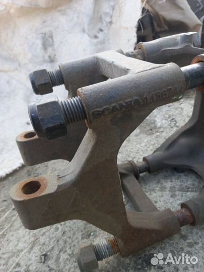 Кронштейн реактивной тяги задний правый Scania