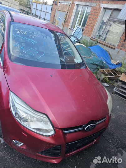 Капот на Ford Focus 3