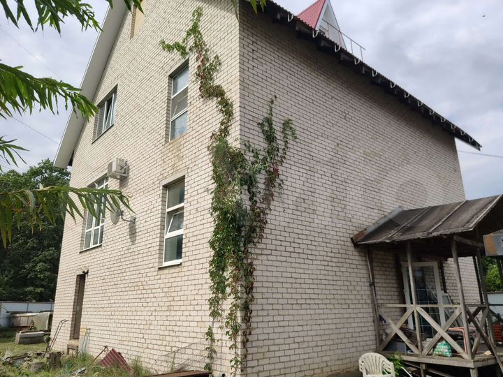 Дом 200 м² на участке 10,4 сот.