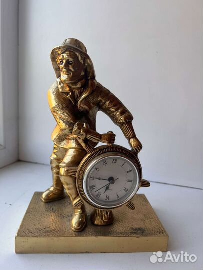 Статуэтка, бокалы