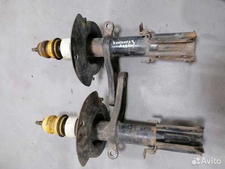 Амортизатор передний стойки Chrysler Concorde 1999