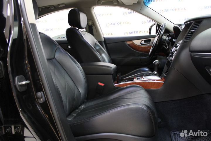 Infiniti QX70 3.7 AT, 2014, 121 219 км
