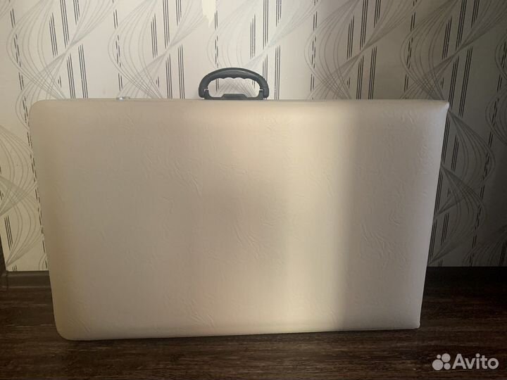 Продается кушетка