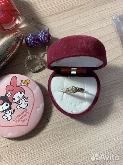 Набор косметики и украшений