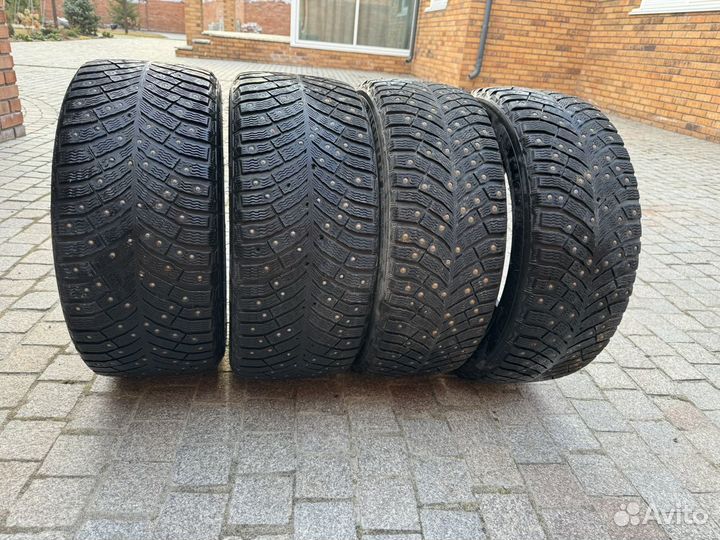 Michelin X-Ice North 4 225/45 R18 и 255/40 R18