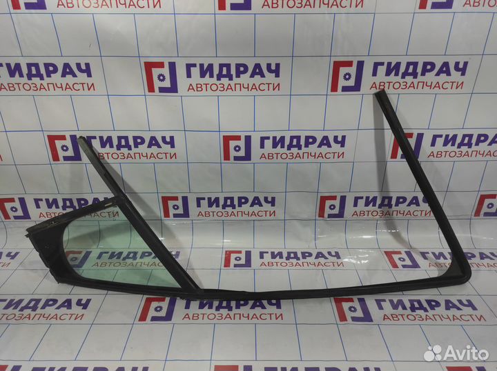 Стекло двери передней правой (форточка) Peugeot 30