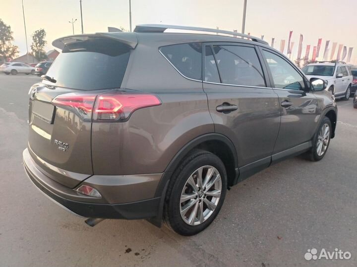 Toyota RAV4 2.2 AT, 2018, 201 377 км