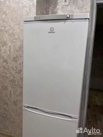 Холодильник бу indesit небольшой