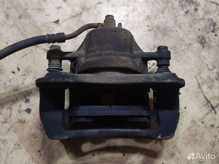 Hyundai Solaris 1 суппорт передний левый