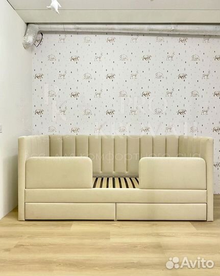 Детская кровать с мягкими бортиками