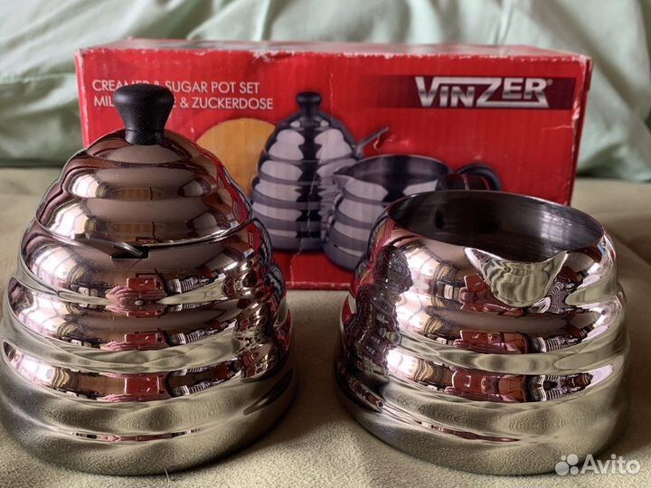Набор Сахарница и молчник. Новый. В коробКе