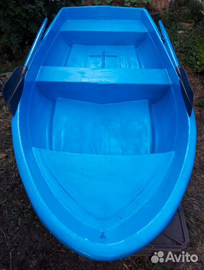 Стекло пластиковая лодка