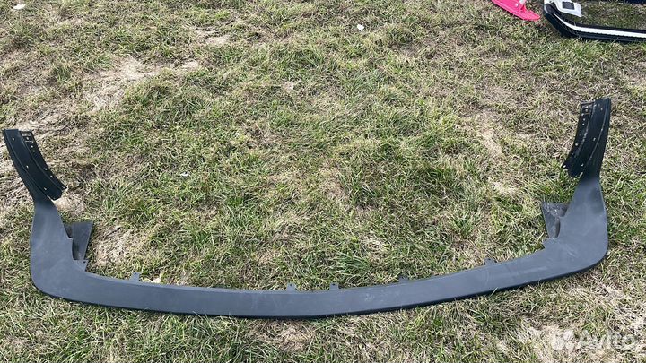 Губа передняя для Dodge Challenger под бампер SRT