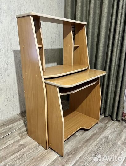 Компьютерный стол, письменный