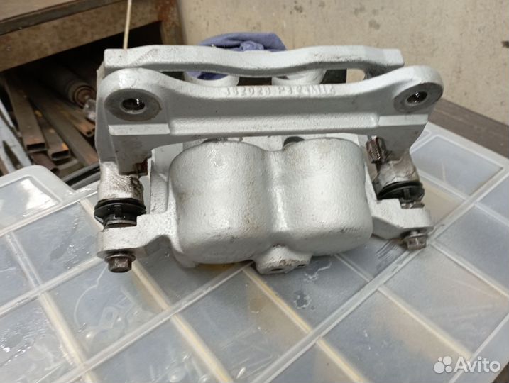 Суппорт тормозной передний правый