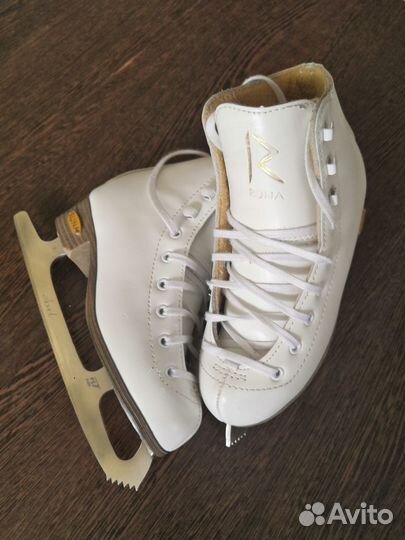 Коньки фигурные Runa с лезвиями Axel