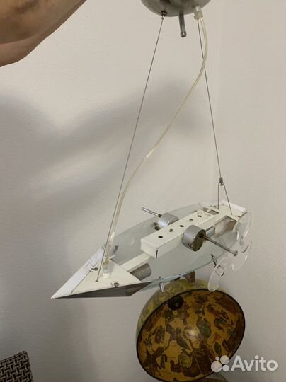 Люстоа в виде корабля