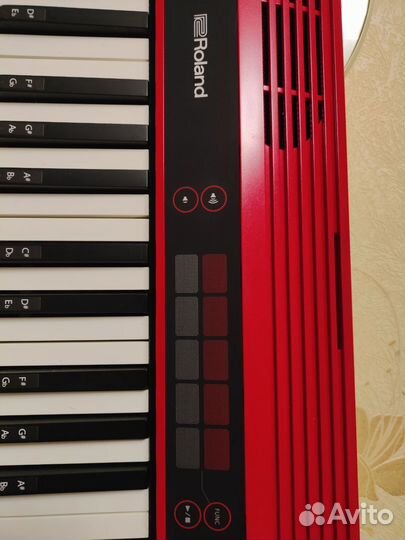 Продам синтезатор roland 61 клавиша