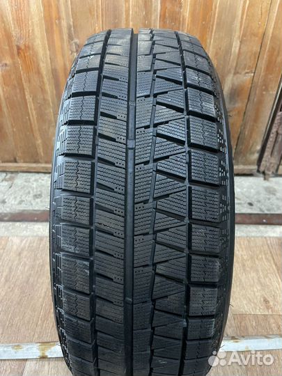 Bridgestone Blizzak Revo GZ 205/60 R16 92S