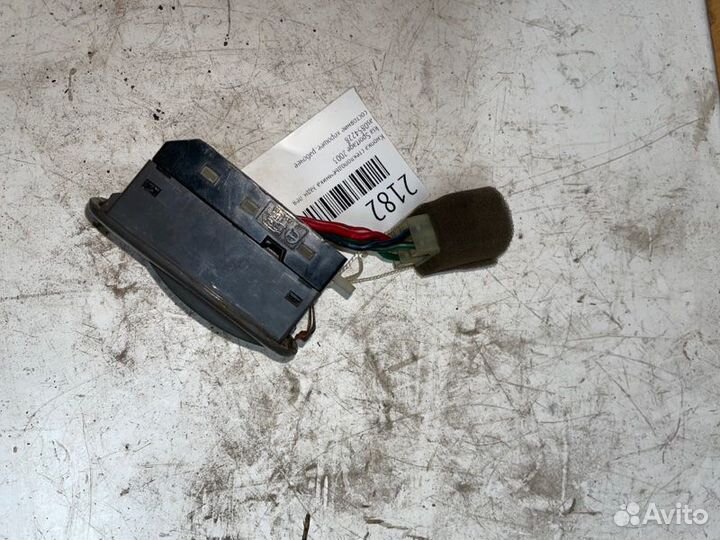 Кнопка стеклоподъемника задняя левая Kia Sportage