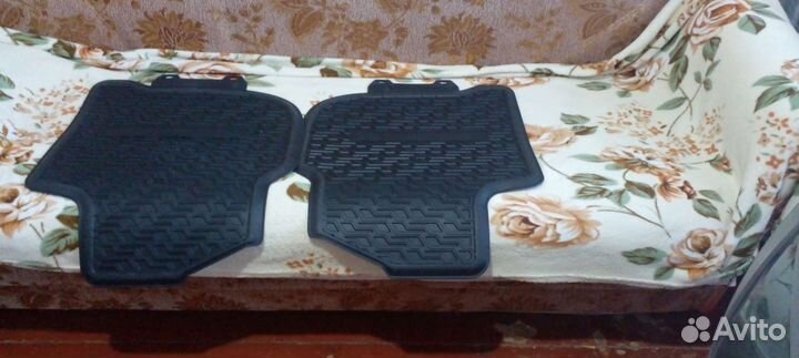 Автомобильные коврики резиновые