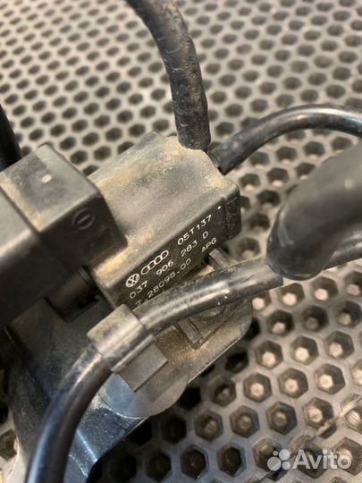 Вакуумный ресивер задний Bentley Continental