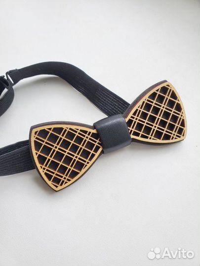 Галстук бабочка деревянная