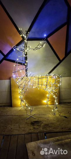 Фигуры из проволоки олень