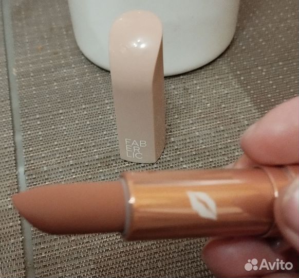 Две помады Avon Faberlic