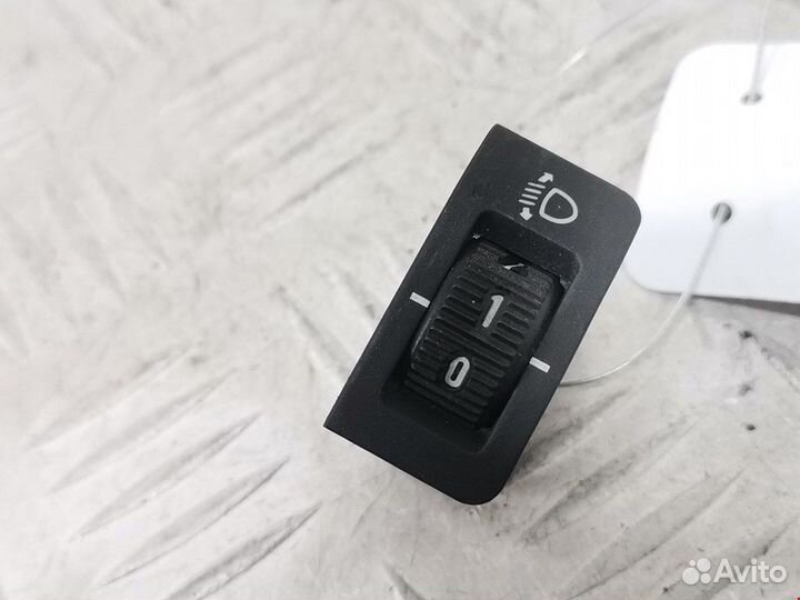 Кнопка корректора фар для BMW 7-Series (E38)