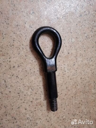 Буксировочный крюк