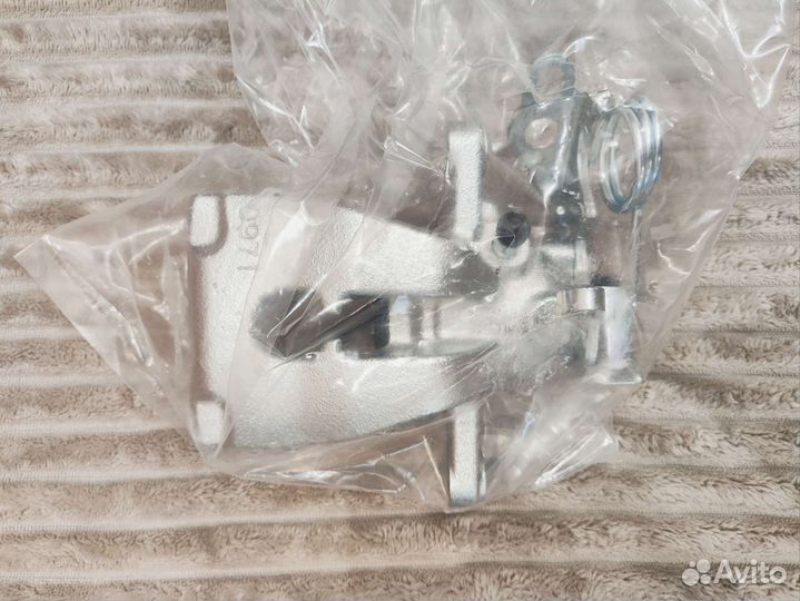 Суппорт задний левый Ford Monde 4, Galaxy 2, Kuga