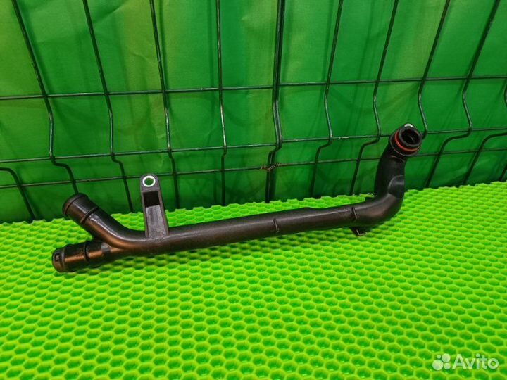 Патрубок системы охлаждения Mercedes-Benz C W203