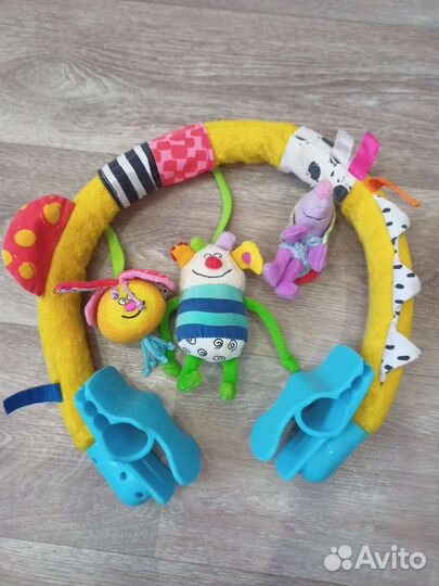 Развивающая дуга с игрушками