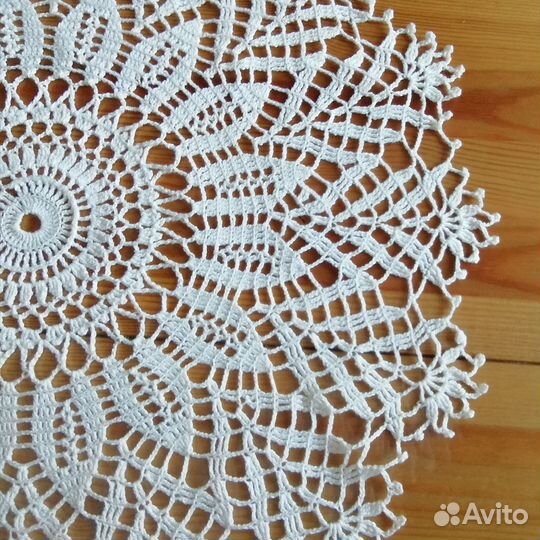 Салфетка ажурная, связанная крючком