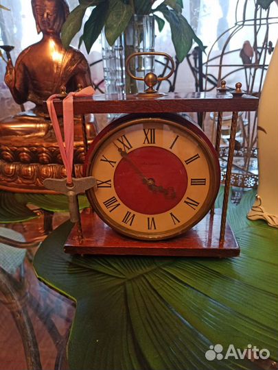 Часы настольные весна СССР Хрущев 60-70 года