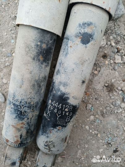 Амортизатор передний Hyundai Starex H1 200